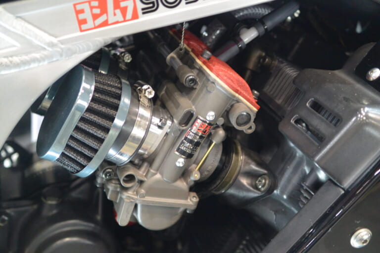 ヨシムラGSX-R750#604コンプリートマシン TMR-MJN32キャブレター|「伝説の604号車」完全復活?! ヨシムラのGSX-R750コンプリートマシン、オークション販売へ