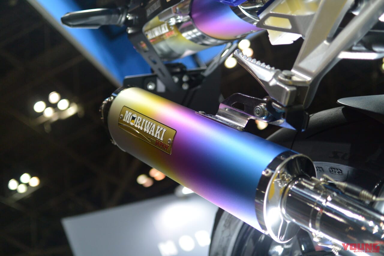 ZERO GP ANOフルエキゾースト|伝説のマフラー”モリワキ フォーサイト”の復活と歴史的モデル群【当時のレースマシンも登場】