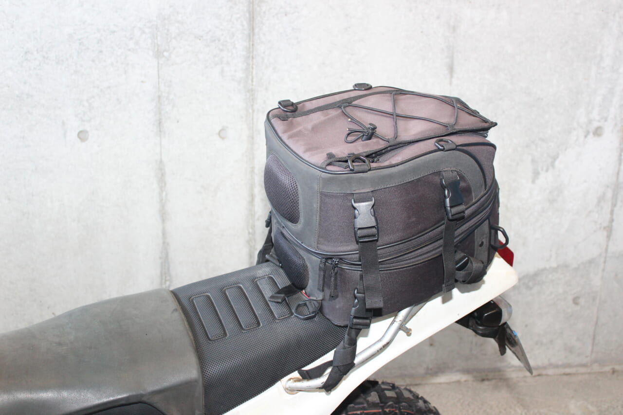 MOTOFIZZ Wデッキシートバッグ｜MOTOFIZZシートバッグ・ヘリテイジエディションは、ネオクラだけではなくリアルクラシックとの相性もGOOD!〈タナックス〉