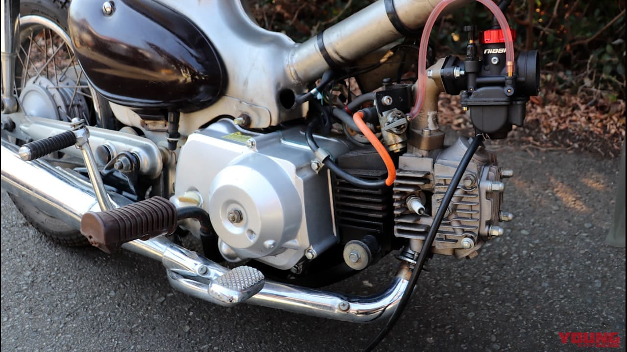 バイクの疑問を体当たり実験! スーパーカブにエンジンオイルを通常の3倍いれてみた|エンジンオイル入れすぎってホントにダメ? スーパーカブに通常の3倍いれて実験してみた【試すなキケン】