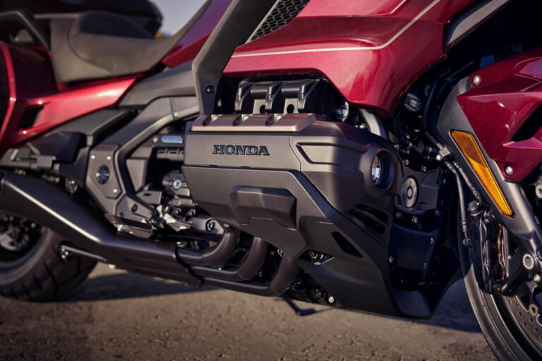 ホンダ|ゴールドウイング ツアー|50周年記念仕様|2025年モデル|【受注期間限定】50周年記念の特別仕様が登場! ホンダ「ゴールドウイング ツアー」2025年モデルは4/17発売
