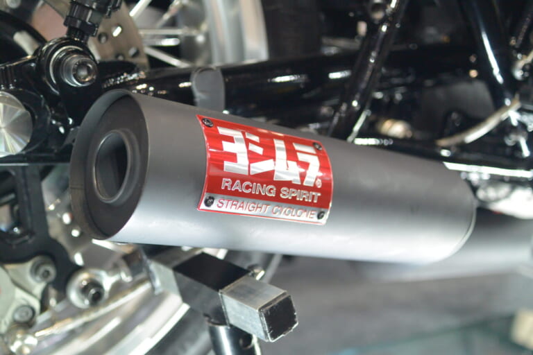 サイクロンマフラー|「伝説の604号車」完全復活?! ヨシムラのGSX-R750コンプリートマシン、オークション販売へ