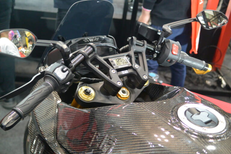 KATANA用の新型ステアリングステム|「伝説の604号車」完全復活?! ヨシムラのGSX-R750コンプリートマシン、オークション販売へ