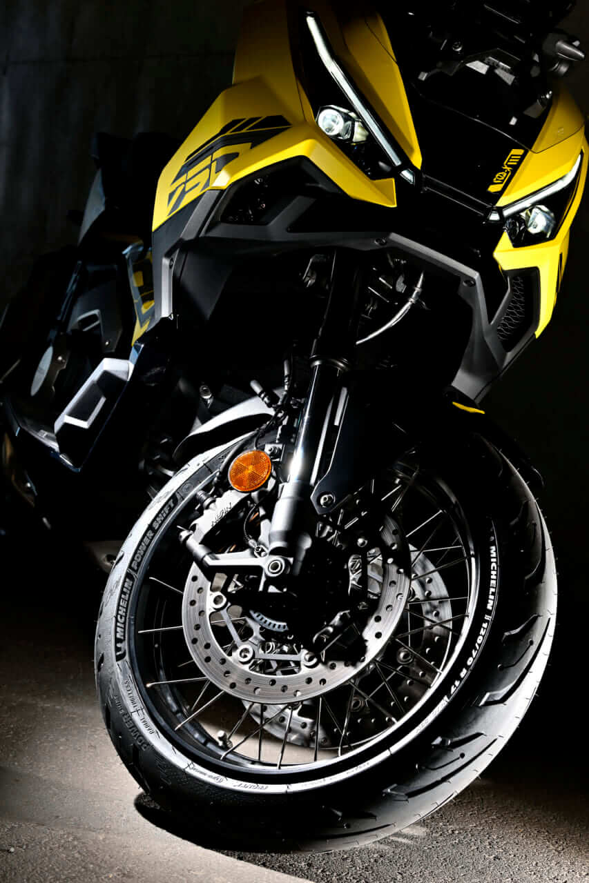 MICHELIN POWER SHIFT｜大型スクーター「TMAX560」「X-ADV」にベストマッチ！ ミシュラン待望の「パワーシフト」試乗インプレッション