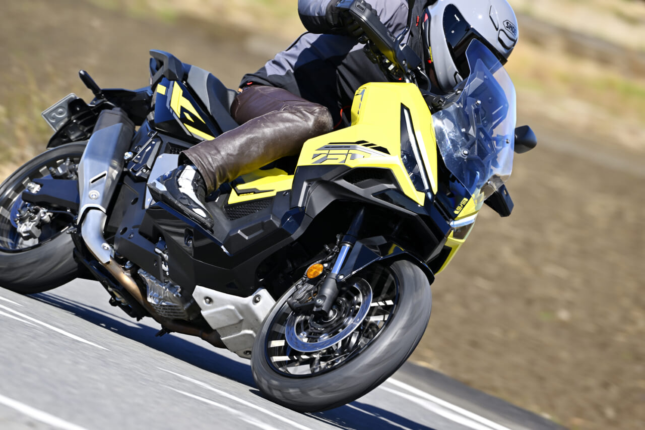 MICHELIN POWER SHIFT｜大型スクーター「TMAX560」「X-ADV」にベストマッチ！ ミシュラン待望の「パワーシフト」試乗インプレッション