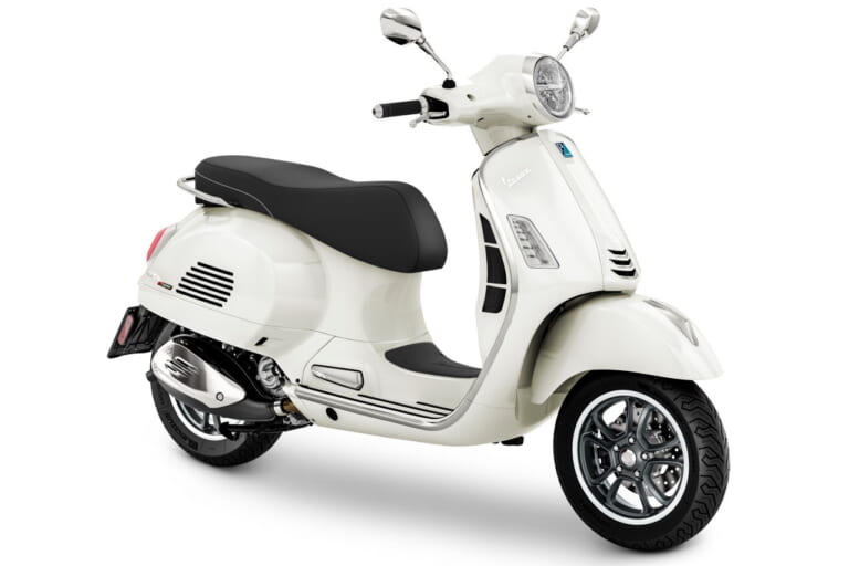 ベスパ|GTS 300 Super|余裕の出力と大きすぎない車体が魅力の新型ベスパ「GTS 300 Super」4/3発売