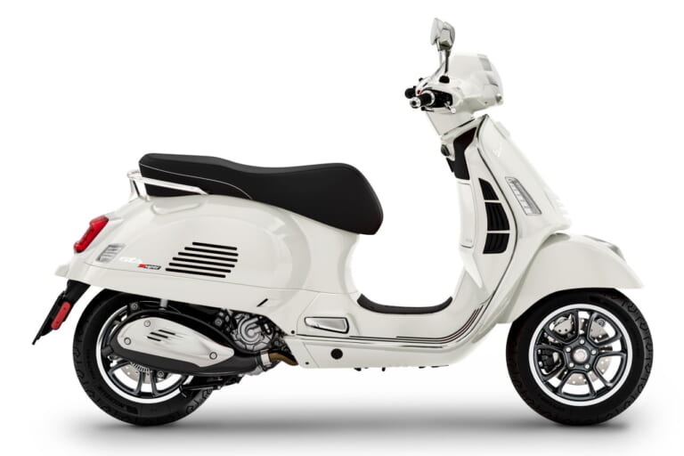 ベスパ|GTS 300 Super|余裕の出力と大きすぎない車体が魅力の新型ベスパ「GTS 300 Super」4/3発売