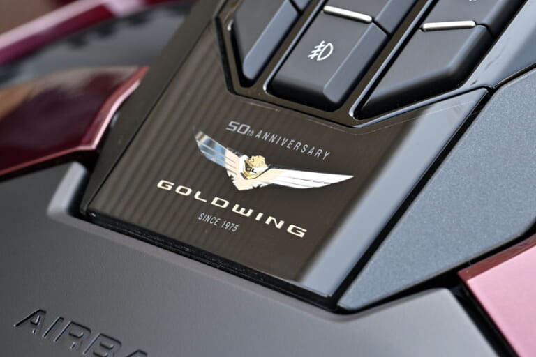 ホンダ|ゴールドウイング ツアー|50周年記念仕様|2025年モデル|【受注期間限定】50周年記念の特別仕様が登場! ホンダ「ゴールドウイング ツアー」2025年モデルは4/17発売