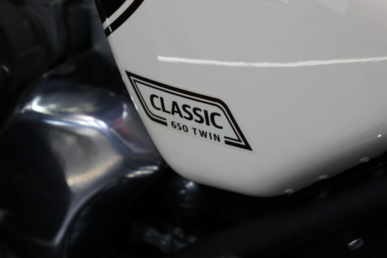 ロイヤルエンフィールド クラシック 650|ロイヤルエンフィールドのジャパンプレミア攻勢第一弾:新型クラシック650は「レトロ感と最新装備」を両立