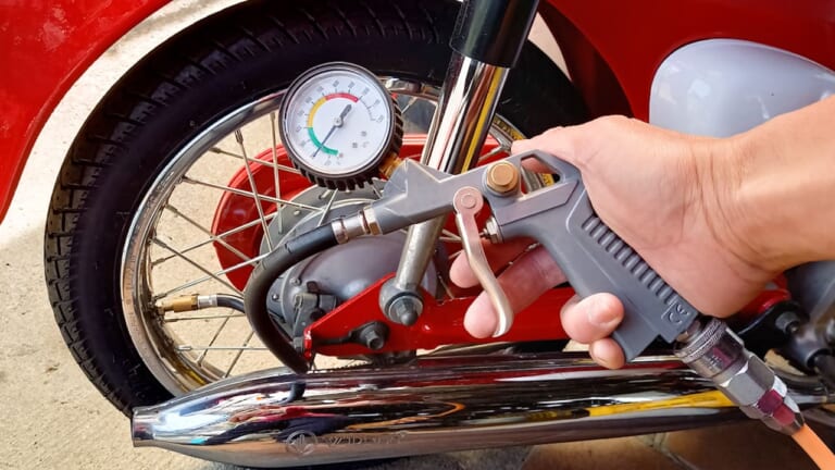 高地ツーリングの落とし穴。気圧の変化でタイヤが大変なことになる可能性があるぞ! 【注意喚起】|高地ツーリングの落とし穴。気圧の影響で起きるタイヤの空気圧変化に気をつけよう!【注意喚起】