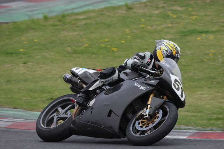 #51 今井伸一朗 Over40-Legend 4位 BL 1'04.686 2/6Lap|「岩城滉一率いる51ガレージの始動を追う」クラブマンロードレース第1戦に参戦【ベテラン勢の熱い挑戦とレースの舞台裏】