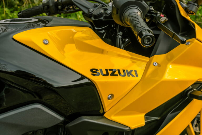 スズキ｜GSX-8R キイロ エディション｜英国仕様｜2025年モデル