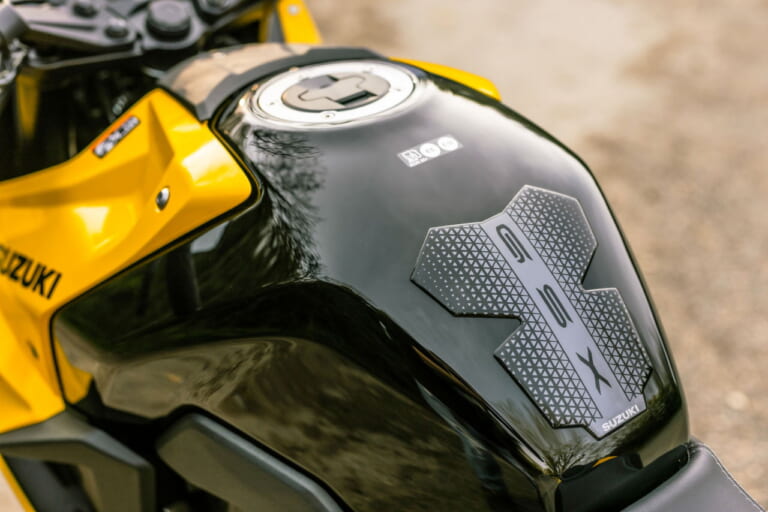 スズキ｜GSX-8R キイロ エディション｜英国仕様｜2025年モデル