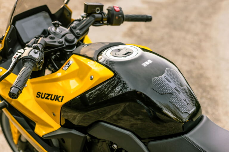 スズキ｜GSX-8R キイロ エディション｜英国仕様｜2025年モデル