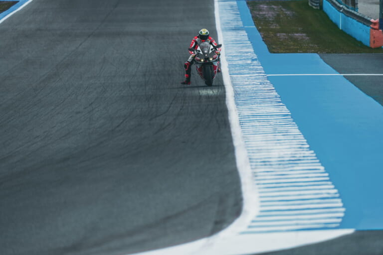 ビモータ|KB998リミニ|2025年モデル|【少数生産】可動式ウイング搭載! ビモータ製スーパーバイク「KB998 Rimini」発売日決定 ニンジャのエンジンをクロモリフレームに搭載