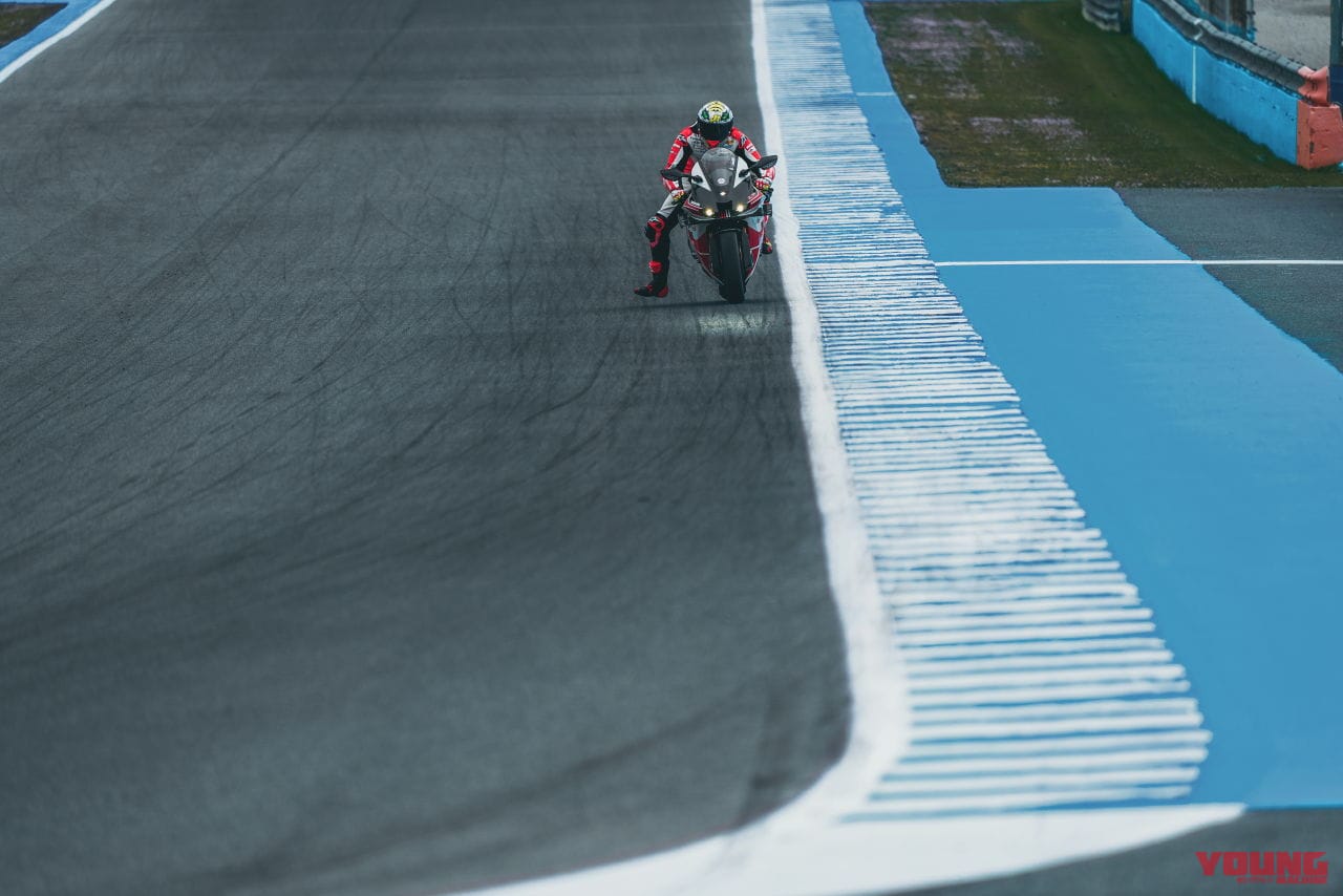 ビモータ|KB998リミニ|2025年モデル|【少数生産】可動式ウイング搭載! ビモータ製スーパーバイク「KB998 Rimini」発売日決定 ニンジャのエンジンをクロモリフレームに搭載