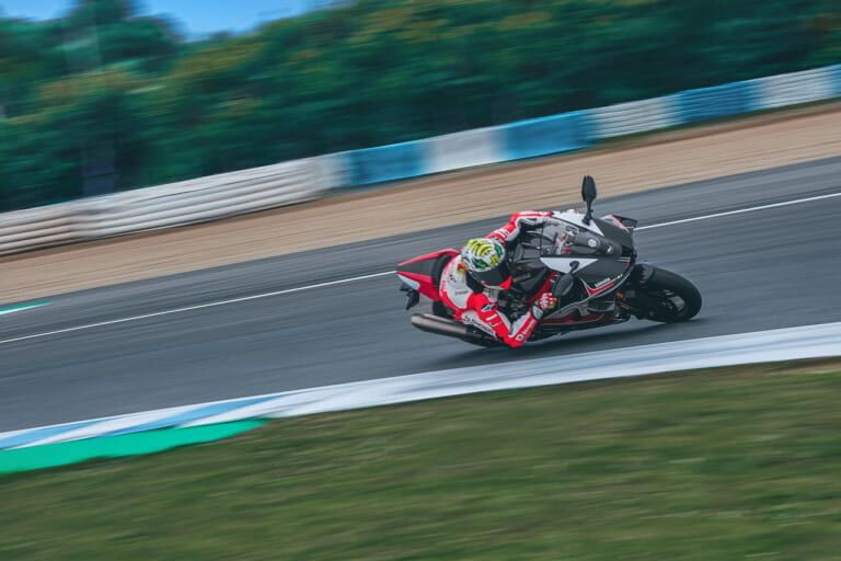 ビモータ|KB998リミニ|2025年モデル|【少数生産】可動式ウイング搭載! ビモータ製スーパーバイク「KB998 Rimini」発売日決定 ニンジャのエンジンをクロモリフレームに搭載