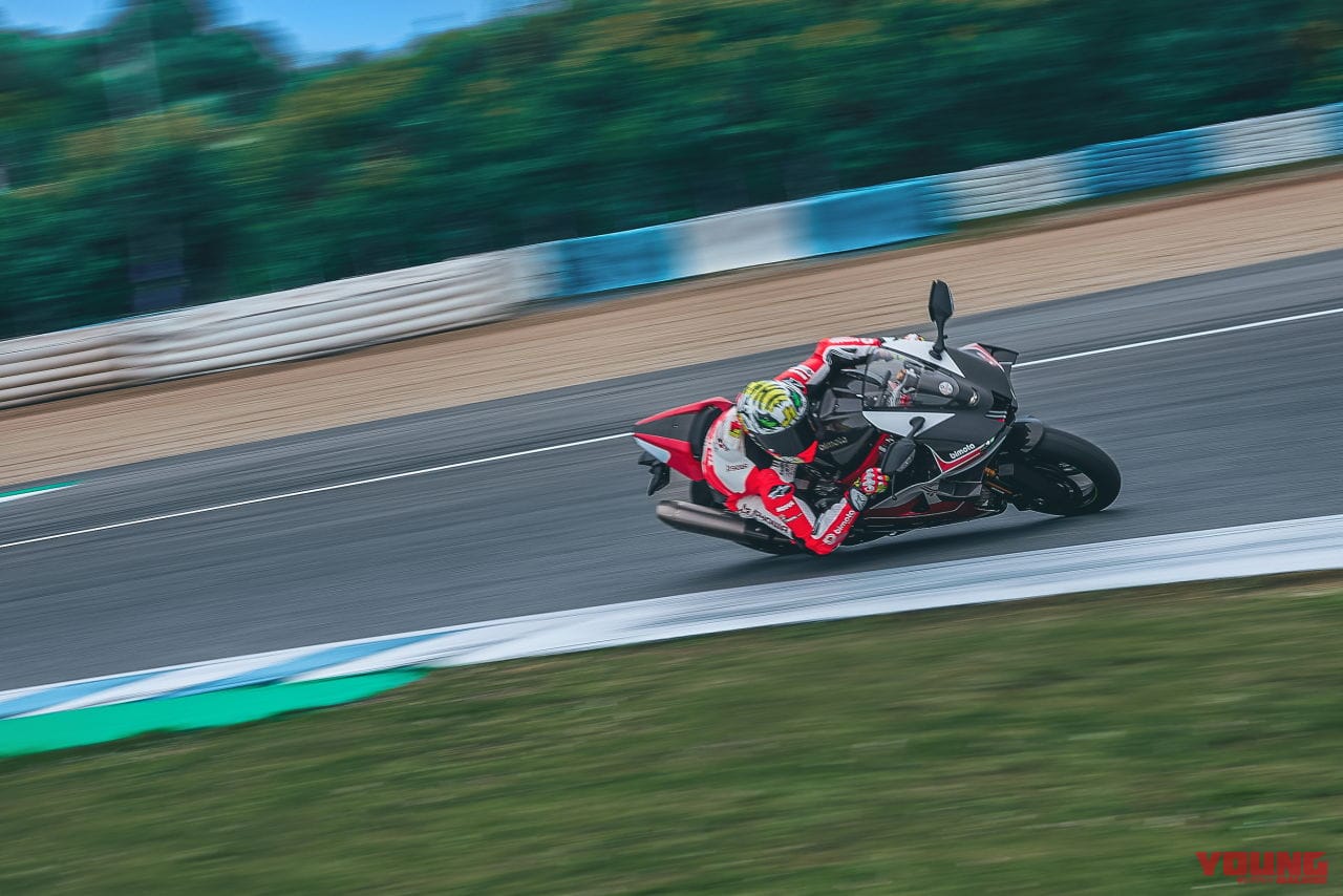 ビモータ|KB998リミニ|2025年モデル|【少数生産】可動式ウイング搭載! ビモータ製スーパーバイク「KB998 Rimini」発売日決定 ニンジャのエンジンをクロモリフレームに搭載