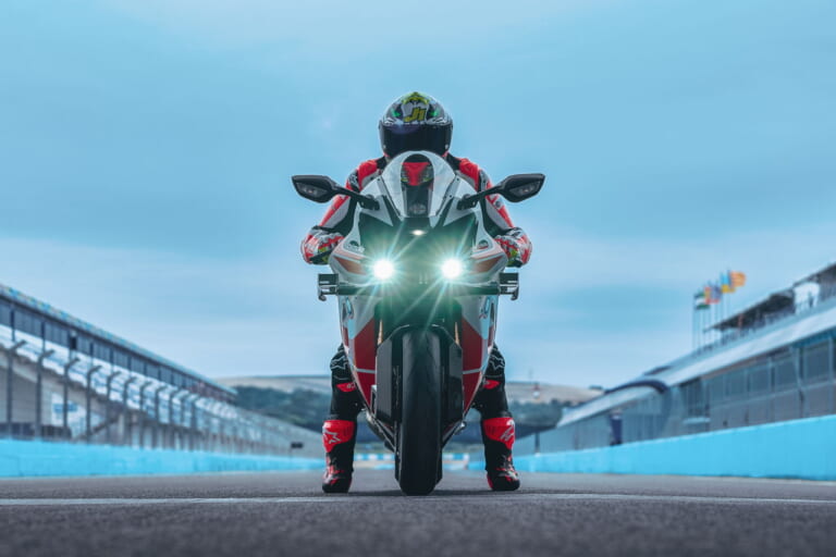 ビモータ|KB998リミニ|2025年モデル|【少数生産】可動式ウイング搭載! ビモータ製スーパーバイク「KB998 Rimini」発売日決定 ニンジャのエンジンをクロモリフレームに搭載