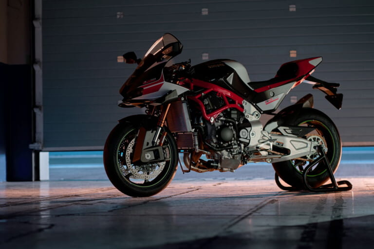 ビモータ|KB998リミニ|2025年モデル|【少数生産】可動式ウイング搭載! ビモータ製スーパーバイク「KB998 Rimini」発売日決定 ニンジャのエンジンをクロモリフレームに搭載