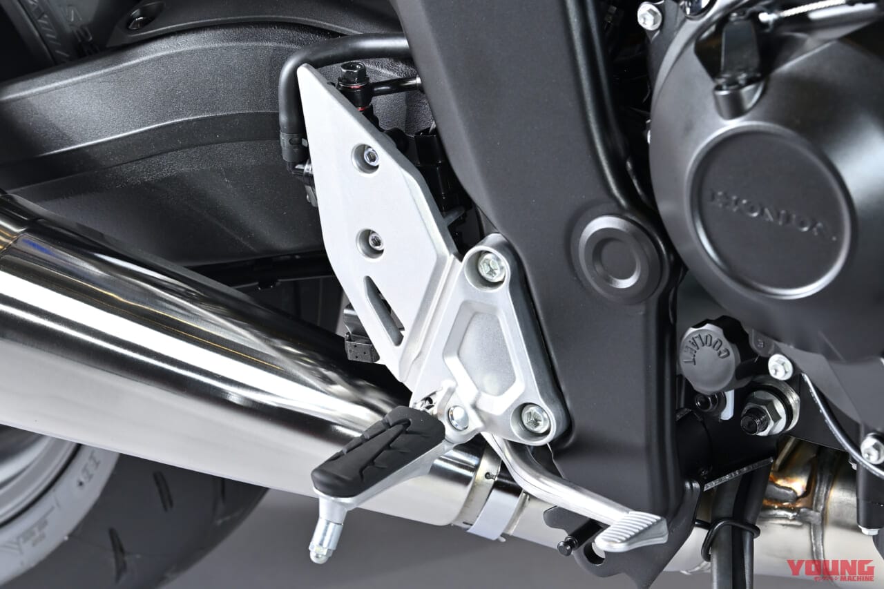 ホンダ|CB1000Fコンセプト|詳細解説|スマートキーにセンタースタンドも?!「ホンダCB1000Fコンセプト」詳細解説(3)〈装備編〉