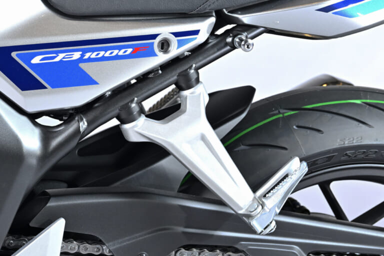 ホンダCB1000Fコンセプト|“水平基調”か“サバ折り”か?「ホンダCB1000Fコンセプト」詳細解説(8)〈プロのデザイン解説編〉