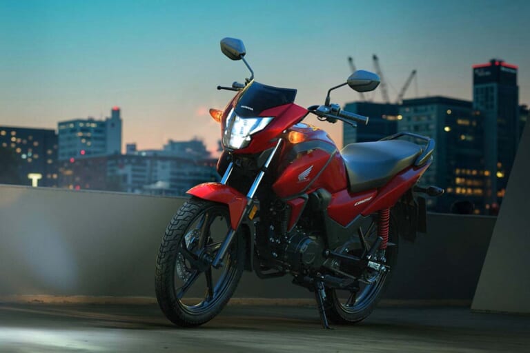 ホンダ|CB125F|欧州仕様|2026年モデル|満タン航続距離700km超!! 新型TFTモニター、ホンダ初のISS新装備のマニュアル車「CB125F」が2026年モデルに【海外】