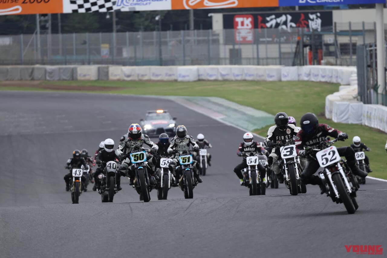 AVCCのCSSC/FSCRクラスのスタート|「岩城滉一率いる51ガレージの始動を追う」クラブマンロードレース第1戦に参戦【ベテラン勢の熱い挑戦とレースの舞台裏】