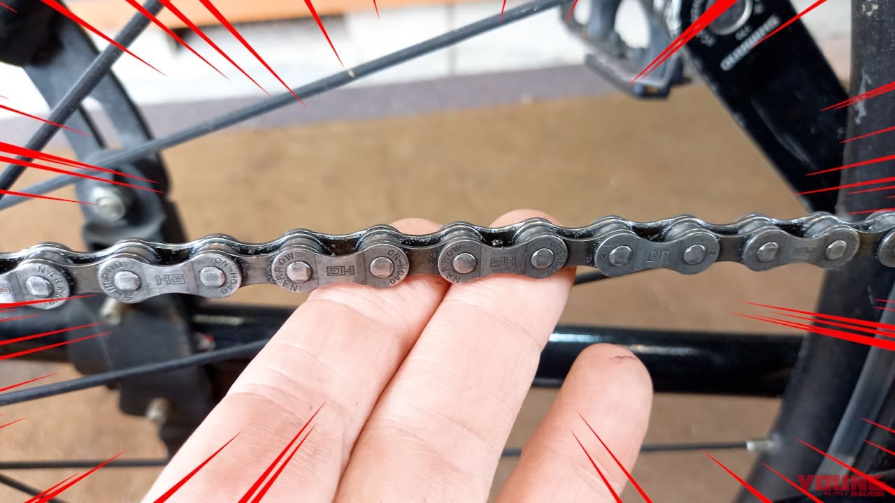 【百均アイテム検証】ゴシゴシ不要!? ダイソーの神シートクリーナーでチェーンがスルッと劇的キレイになっちゃった!!|【バイクメンテ便利アイテム】ゴシゴシ不要!? ダイソーの神シートクリーナーでチェーンがスルッと劇的キレイになっちゃった!!