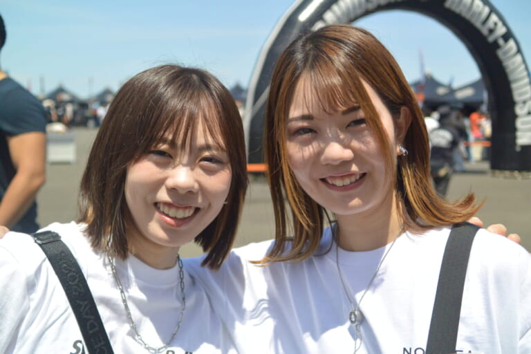 仲良しコンビ|【ブルスカ2025】横浜に集結! 輝くハーレー女子20選|個性と魅力が爆発! 「ビビッドでパワフル」