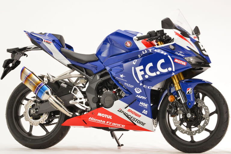 TSRのスリップオンマフラーを装着したホンダCBR250RR HONDA ホンダ CBR250RR チタンマフラー カスタム