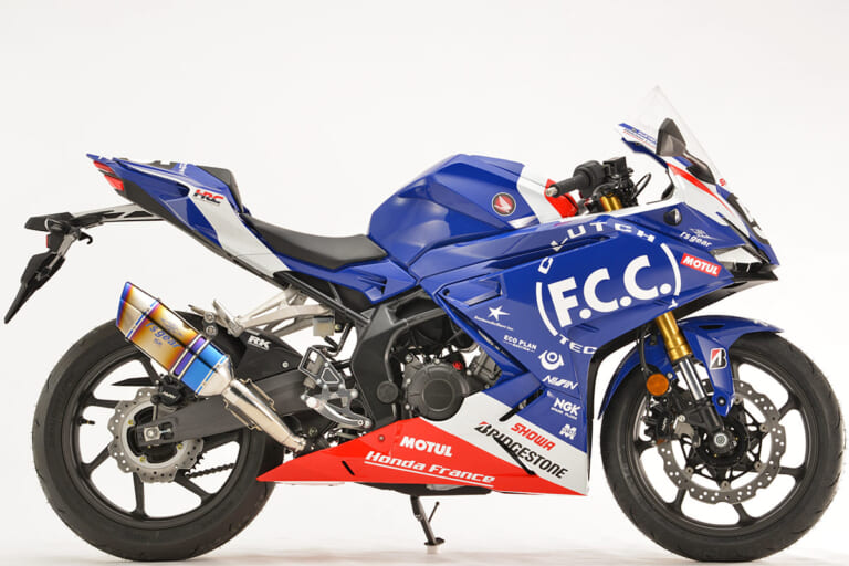 TSRのスリップオンマフラーを装着したホンダCBR250RR HONDA ホンダ CBR250RR チタンマフラー カスタム