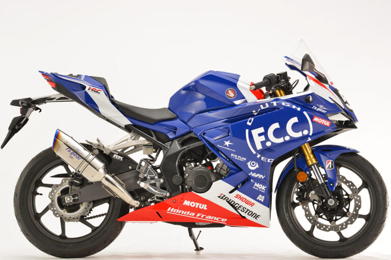 TSRのスリップオンマフラーを装着したホンダCBR250RR HONDA ホンダ CBR250RR チタンマフラー カスタム