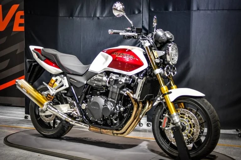 ホンダCB1300SF/SBファイナルエディション＝“最後のBIG-1”としての存在感をさらに高めるカスタムパーツ