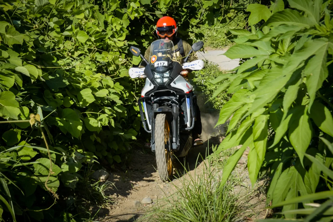 ｜ホンダXL750トランザルプで本気のオフ走行を楽しむ! “使って走ってナンボ”のオーナーのバイクライフが自由だった