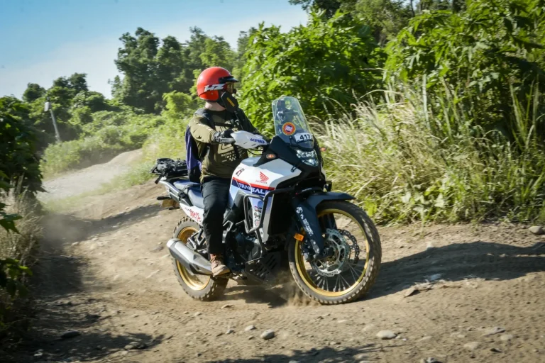 ホンダXL750トランザルプで本気のオフ走行を楽しむ! “使って走ってナンボ”のオーナーのバイクライフが自由だった