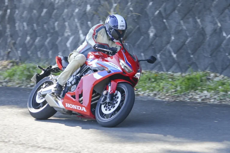 [ホンダCBR650R E-Clutch] ストリート＆ワインディング試乗レポート【もうマニュアルクラッチに戻れる気がしない】