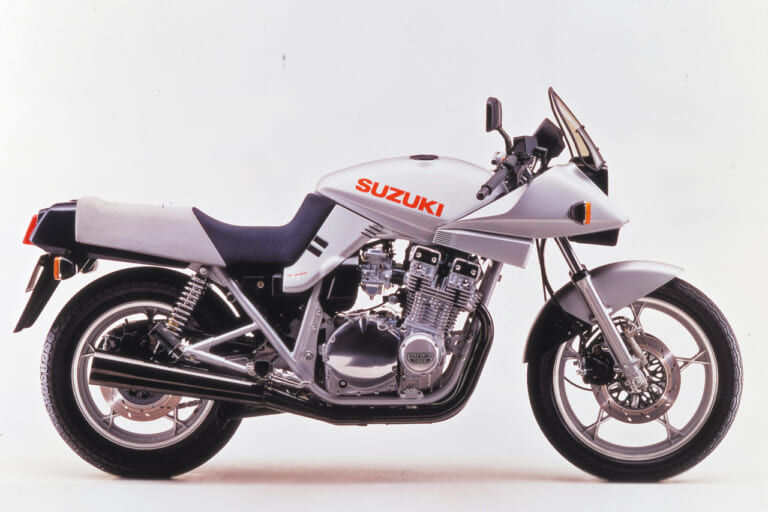 デザイン解説|ネオクラシック|KATANA|ご先祖様と同じ形には作れない! ネオクラシック車・デザインの難しさとは?〈プロデザイナーが解説〉