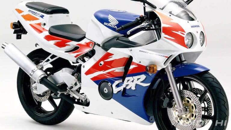 Max19,000rpmの官能！ CBR250RR(MC22)のレプリカ4気筒ラストソング……！