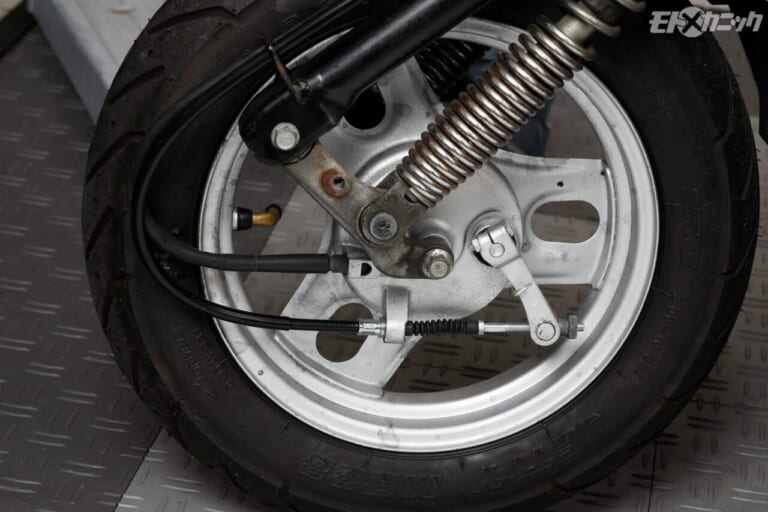 NTB｜規格部品｜ブレーキケーブル装着｜[バイクメンテDIY] 純正パーツのケーブル類が絶版でも、NTB規格部品なら在庫あるかも〈原付から大型車まで網羅〉
