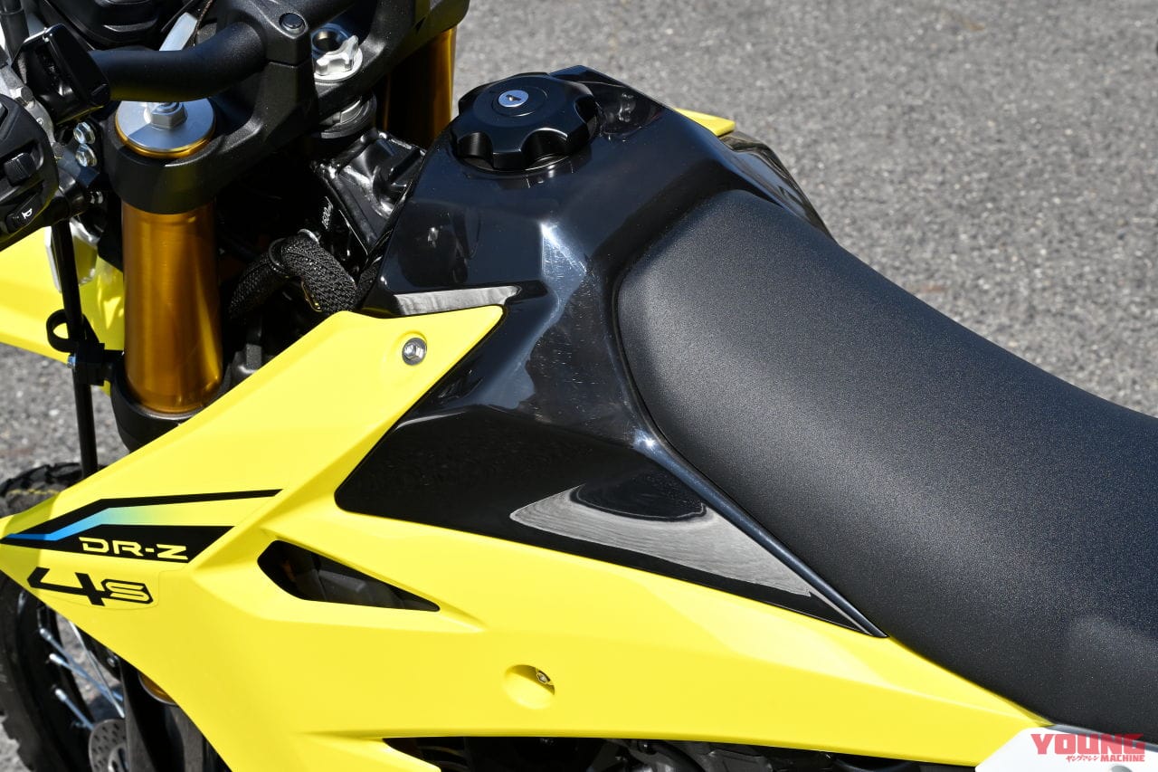 |スズキ新型「DR-Z4S」「DR-Z4SM」の英国価格が判明! 100万円超えは必至か……
