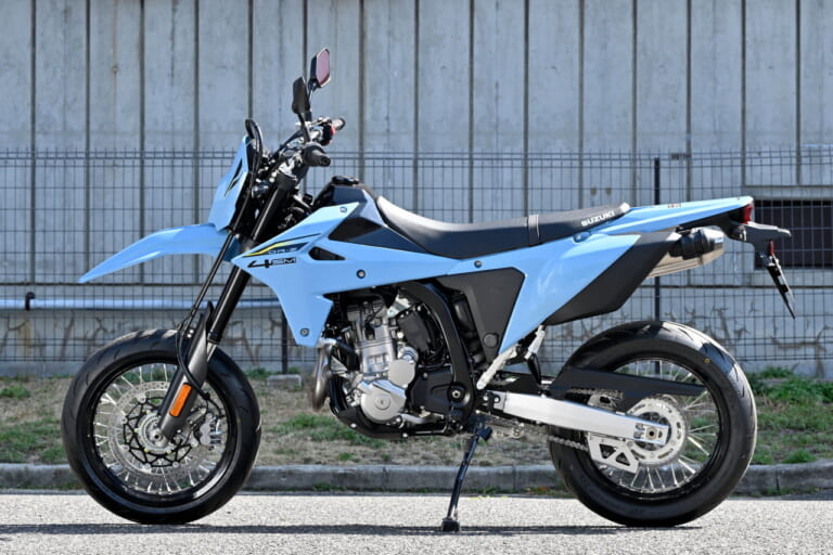スズキ|DR-Z4SM|輸出仕様|2025年モデル|スズキ新型「DR-Z4S」「DR-Z4SM」の英国価格が判明! 100万円超えは必至か……