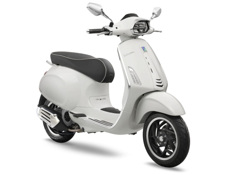 ベスパ スプリント150|ベスパの2025年モデル・7機種にニューカラー&グラフィックを導入、5/24発売
