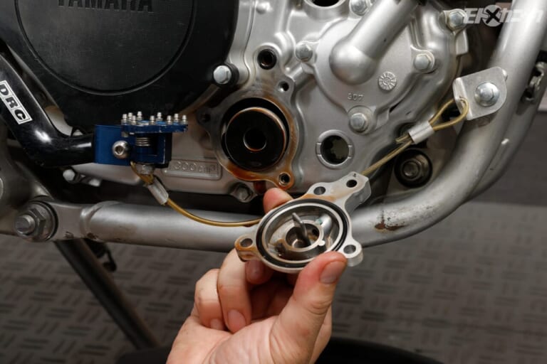 ワイズギア｜ヤマルーブ｜オイルフィルター交換｜バイクメンテナンスの第一歩。チューニングにも値するエンジンオイル交換〈YAMALUBE〉
