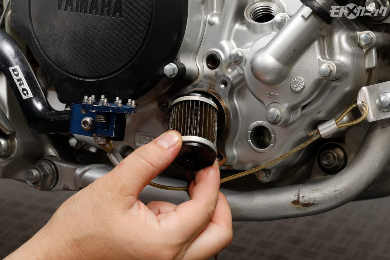 ｜バイクメンテナンスの第一歩。チューニングにも値するエンジンオイル交換〈YAMALUBE〉