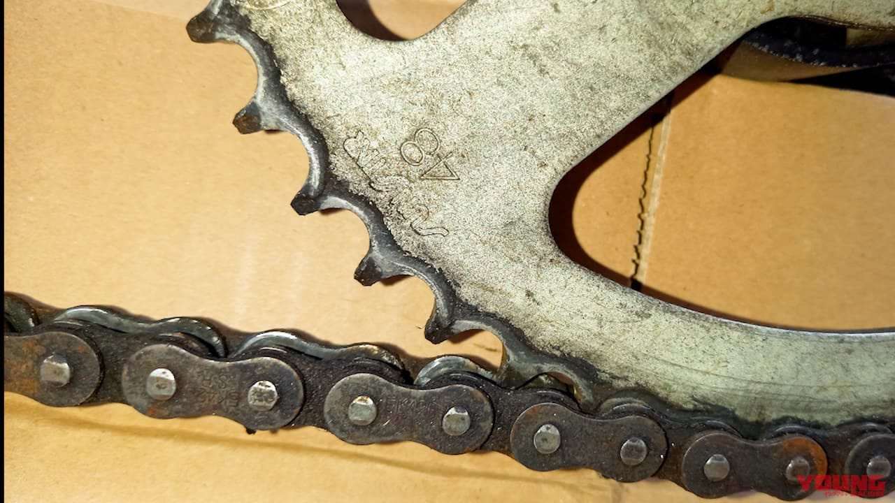 「お辞儀しはじめたらアウト」スプロケット交換のベストタイミングは"形"で判断しよう!【バイクメンテナンスのワンポイント】|「お辞儀しはじめたらアウト」スプロケット交換のベストタイミングは”形”で判断しよう!【バイクメンテナンスのワンポイント】