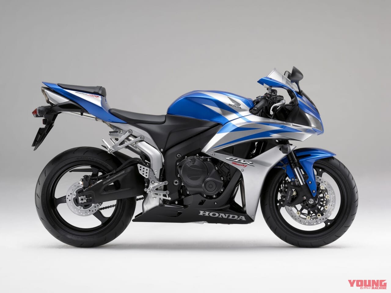 ホンダ CBR600RR|最新中古相場もわかる! 人気バイク歴代モデル図鑑:ホンダCBR600RR【アグレッシブな2007年モデル】