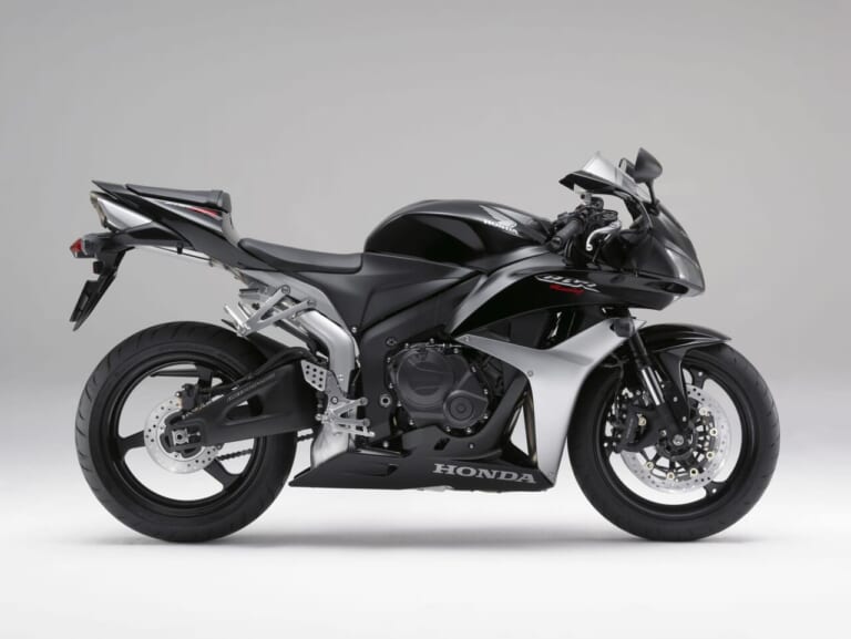 ホンダ CBR600RR|最新中古相場もわかる! 人気バイク歴代モデル図鑑:ホンダCBR600RR【アグレッシブな2007年モデル】
