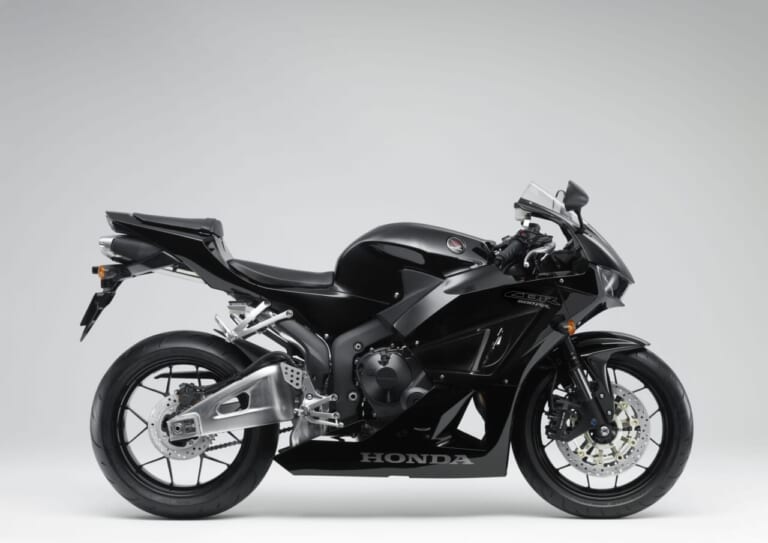ホンダ CBR600RR|最新中古相場もわかる! 人気バイク歴代モデル図鑑:ホンダCBR600RR【レプソルも登場した2013年モデル】