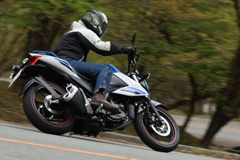 スズキ|ジクサー150|試乗インプレッション|「良心的」「燃費もスゲェ!」特別なものは何もない、なのに好バランス……スズキ「ジクサー150」試乗インプレッション